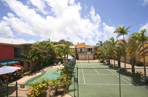 Coolum Beach Getaway Resort - Pubs and Clubs 16