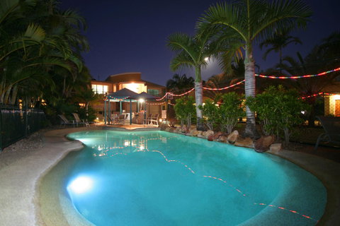 Coolum Beach Getaway Resort - Pubs and Clubs 14