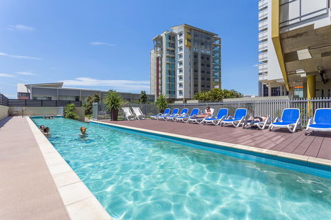 Oxygen Apartments - Pubs and Clubs 0