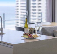 Wyndham Surfers Paradise - Pubs and Clubs