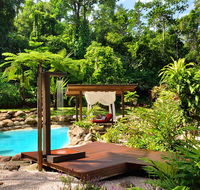 Misty Mountains Rainforest Retreat - Pubs and Clubs