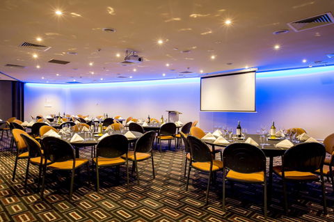 DoubleTree By Hilton Cairns - Go Out 37