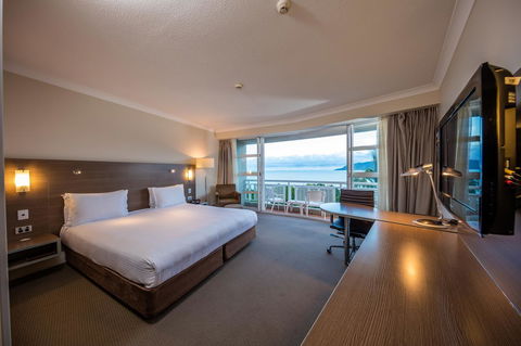 DoubleTree By Hilton Cairns - Go Out 15