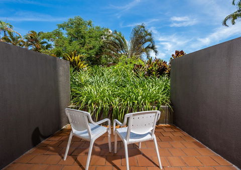 DoubleTree By Hilton Cairns - Go Out 32