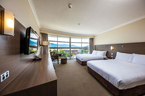 DoubleTree By Hilton Cairns - Go Out 20