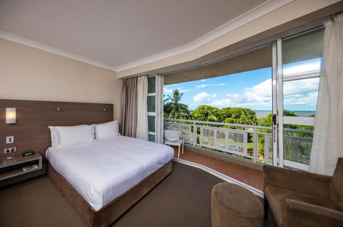 DoubleTree By Hilton Cairns - Go Out 27