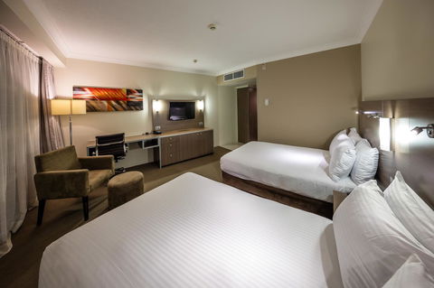 DoubleTree By Hilton Cairns - Go Out 13