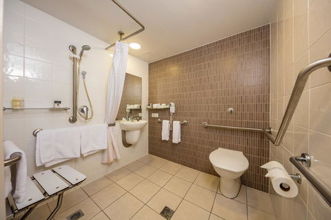 DoubleTree By Hilton Cairns - Go Out 34