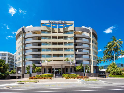 DoubleTree By Hilton Cairns - Go Out 1