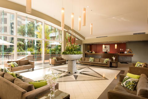 DoubleTree By Hilton Cairns - Go Out 3