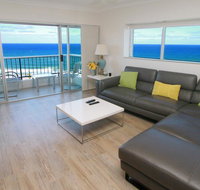 Narrowneck Court Holiday Apartments - Pubs and Clubs