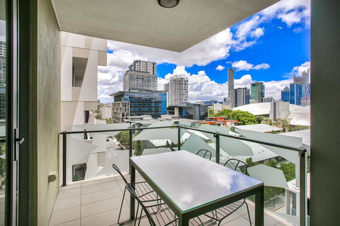 Vine Apartments South Brisbane - Pubs and Clubs 3