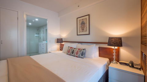 Broadbeach Savannah Resort - Pubs and Clubs 29