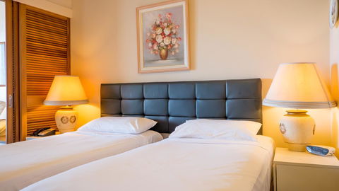 Broadbeach Savannah Resort - Pubs and Clubs 44