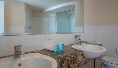 Broadbeach Savannah Resort - Pubs and Clubs 15