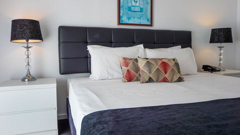 Broadbeach Savannah Resort - Pubs and Clubs 14