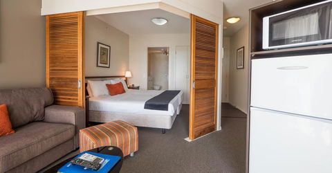 Broadbeach Savannah Resort - Pubs and Clubs 32