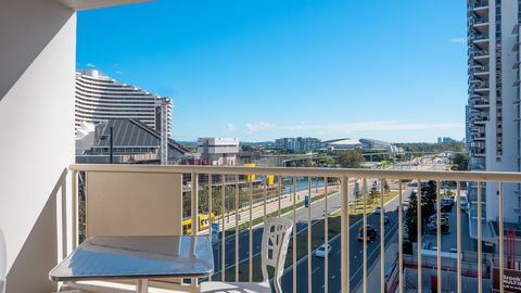 Broadbeach Savannah Resort - Pubs and Clubs 39