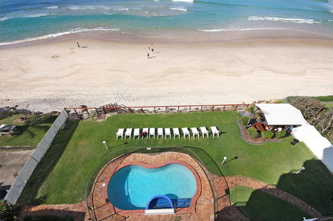 Spindrift On The Beach - Absolute Beachfront - Pubs and Clubs 9