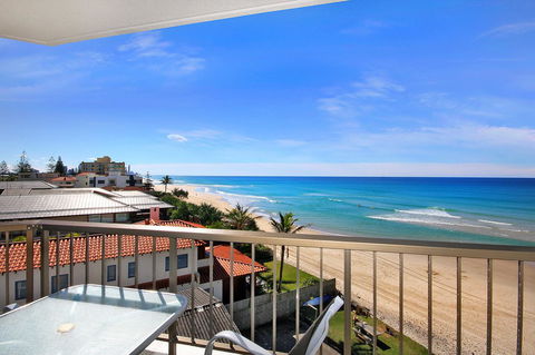Spindrift On The Beach - Absolute Beachfront - Pubs and Clubs 15