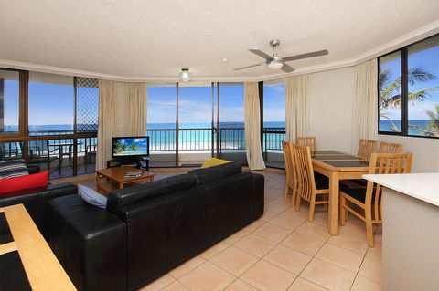 Spindrift On The Beach - Absolute Beachfront - Pubs and Clubs 7