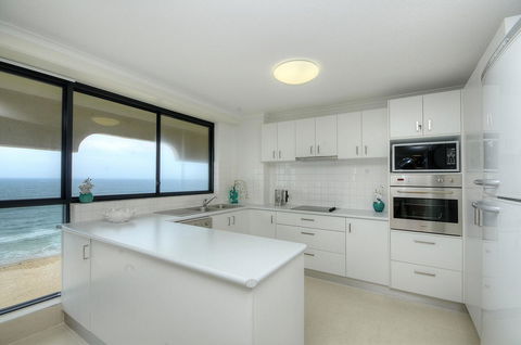 Spindrift On The Beach - Absolute Beachfront - Pubs and Clubs 30