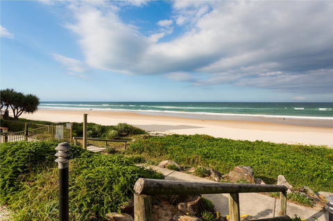Spindrift On The Beach - Absolute Beachfront - Pubs and Clubs 22