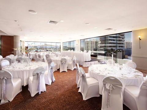 Sofitel Gold Coast Broadbeach - Pubs and Clubs 37