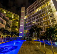 Lanai Riverside Apartments - Pubs and Clubs