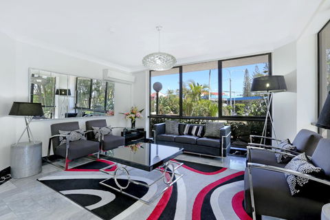 Genesis Apartments By Gold Coast Premium - Pubs and Clubs 6