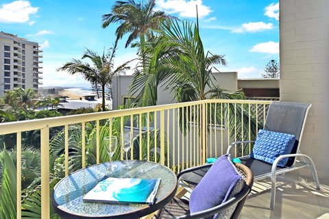 Surf Dance Apartments - Pubs and Clubs 27