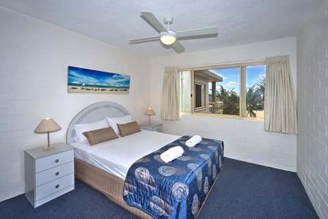 Surf Dance Apartments - Pubs and Clubs 20