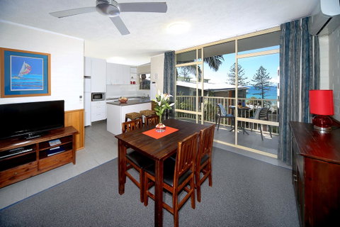 Surf Dance Apartments - Pubs and Clubs 33