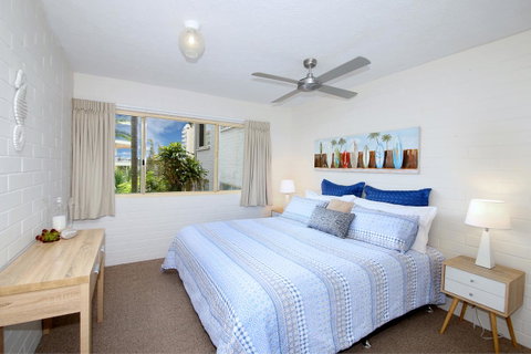 Surf Dance Apartments - Pubs and Clubs 2