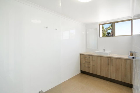 Surf Dance Apartments - Pubs and Clubs 30