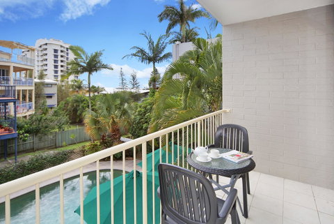 Surf Dance Apartments - Pubs and Clubs 12