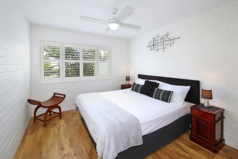 Surf Dance Apartments - Pubs and Clubs 5