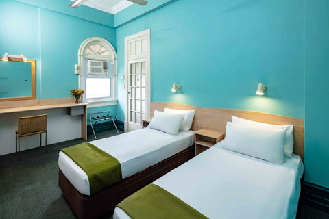 Hides Hotel - Pubs and Clubs 18