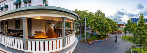 Hides Hotel - Pubs and Clubs 4