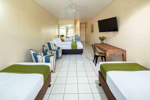 Hides Hotel - Pubs and Clubs 14