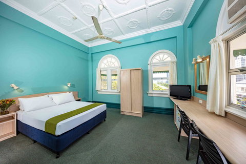 Hides Hotel - Pubs and Clubs 19