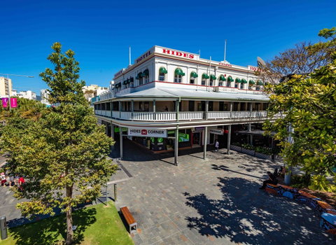 Hides Hotel - Pubs and Clubs 21