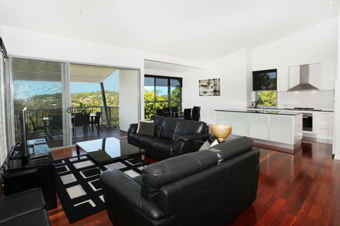 224 Centenary Heights Road Coolum Beach, 500 Dollar Bond, Linen Included - Pubs and Clubs 3
