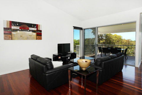 224 Centenary Heights Road Coolum Beach, 500 Dollar Bond, Linen Included - Pubs and Clubs 5