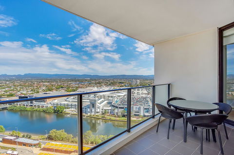 Mantra Sierra Grand - Pubs and Clubs 35