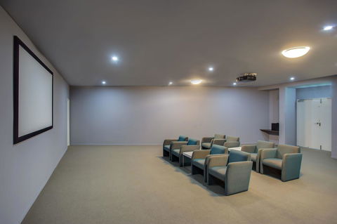 Mantra Sierra Grand - Pubs and Clubs 40