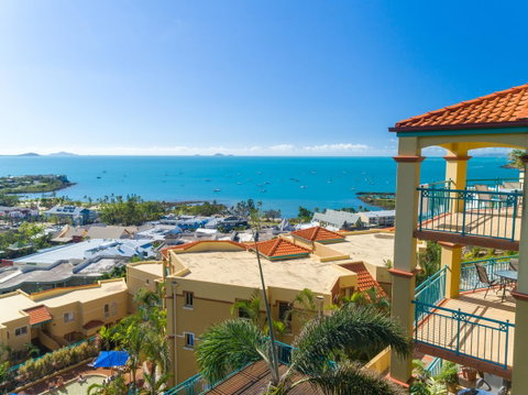 Toscana Village Resort - Go Out 0