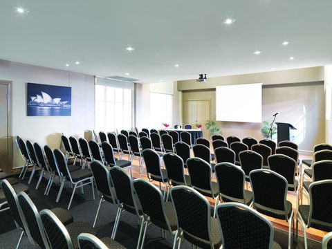 Adina Apartment Hotel Brisbane Anzac Square - Pubs and Clubs 15