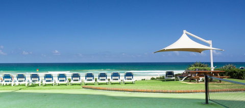 Breakers North Absolute Beachfront Apartments - Official - Pubs and Clubs 1