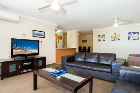 Breakers North Absolute Beachfront Apartments - Official - Pubs and Clubs 32